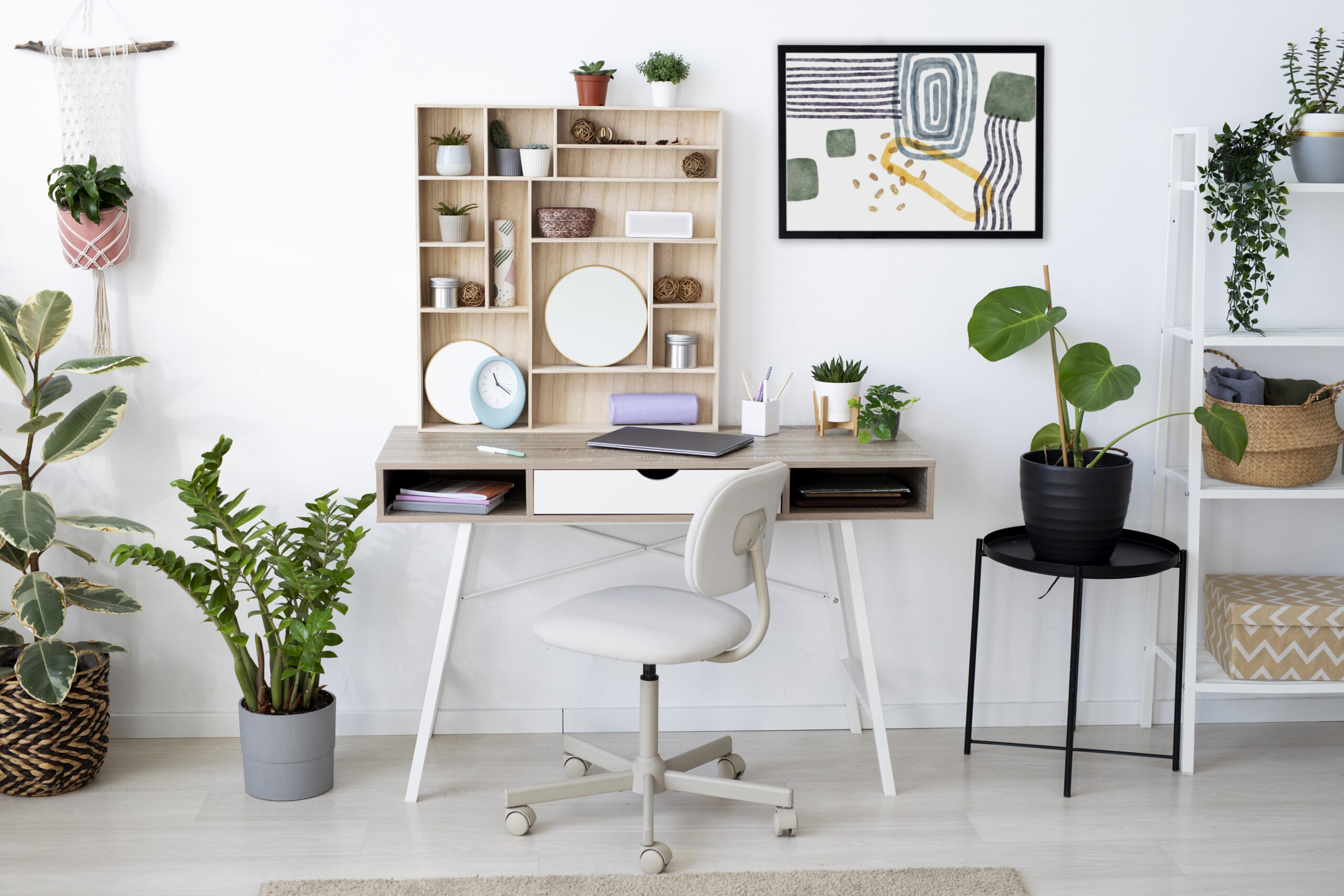 interior-design-with-photoframes-desk-arrangement